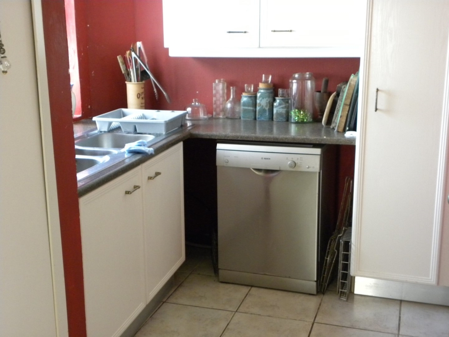 5 Bedroom Property for Sale in Wavecrest Eastern Cape